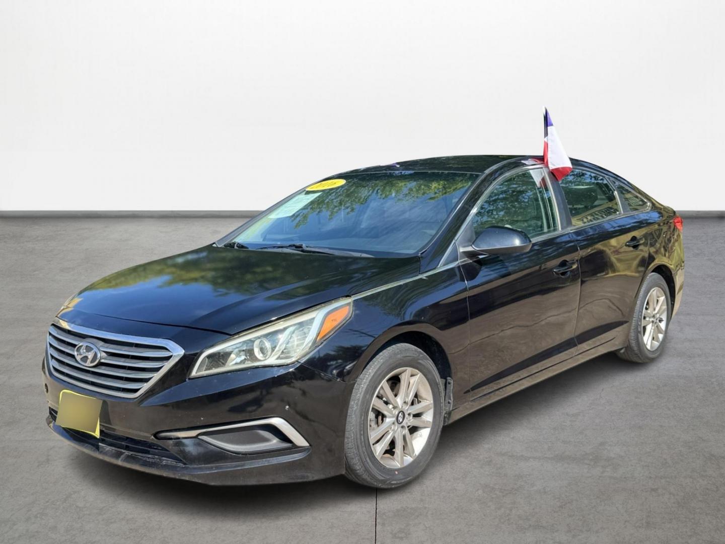 2016 Black /Gray Hyundai Sonata (5NPE24AFXGH) , Automatic transmission, located at 16710 Clay Rd., Houston, TX, 77084, (281) 859-7900, 29.834864, -95.656166 - Photo#0
