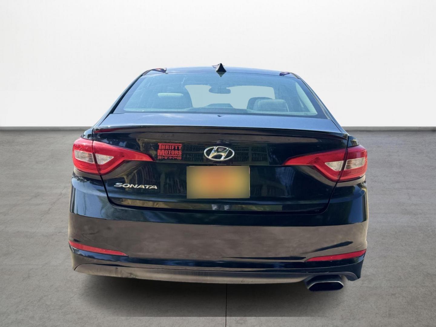 2016 Black /Gray Hyundai Sonata (5NPE24AFXGH) , Automatic transmission, located at 16710 Clay Rd., Houston, TX, 77084, (281) 859-7900, 29.834864, -95.656166 - Photo#5