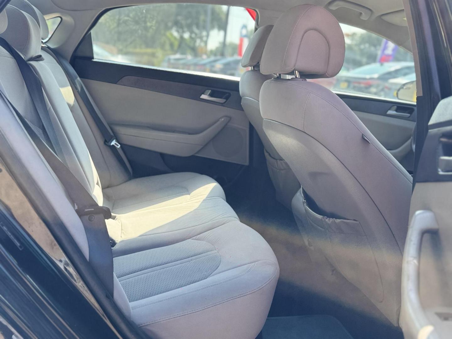 2016 Black /Gray Hyundai Sonata (5NPE24AFXGH) , Automatic transmission, located at 16710 Clay Rd., Houston, TX, 77084, (281) 859-7900, 29.834864, -95.656166 - Photo#8