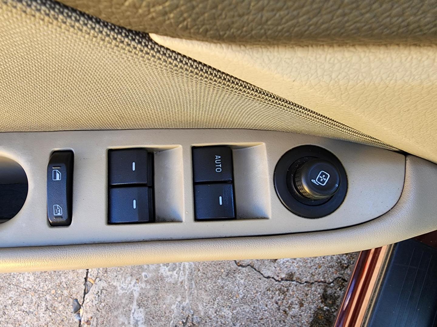 2012 Red /GRAY Ford Fusion (3FAHP0GAXCR) , located at 16710 Clay Rd., Houston, TX, 77084, (281) 859-7900, 29.834864, -95.656166 - Photo#6