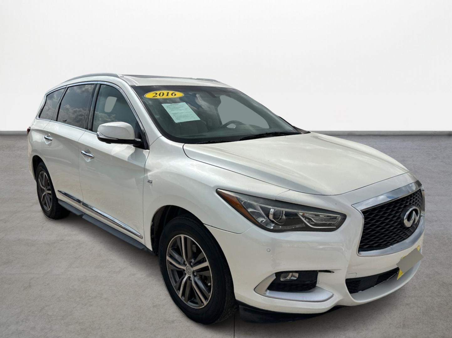 2016 Infiniti QX60 (5N1AL0MN6GC) , located at 16710 Clay Rd., Houston, TX, 77084, (281) 859-7900, 29.834864, -95.656166 - Photo#2