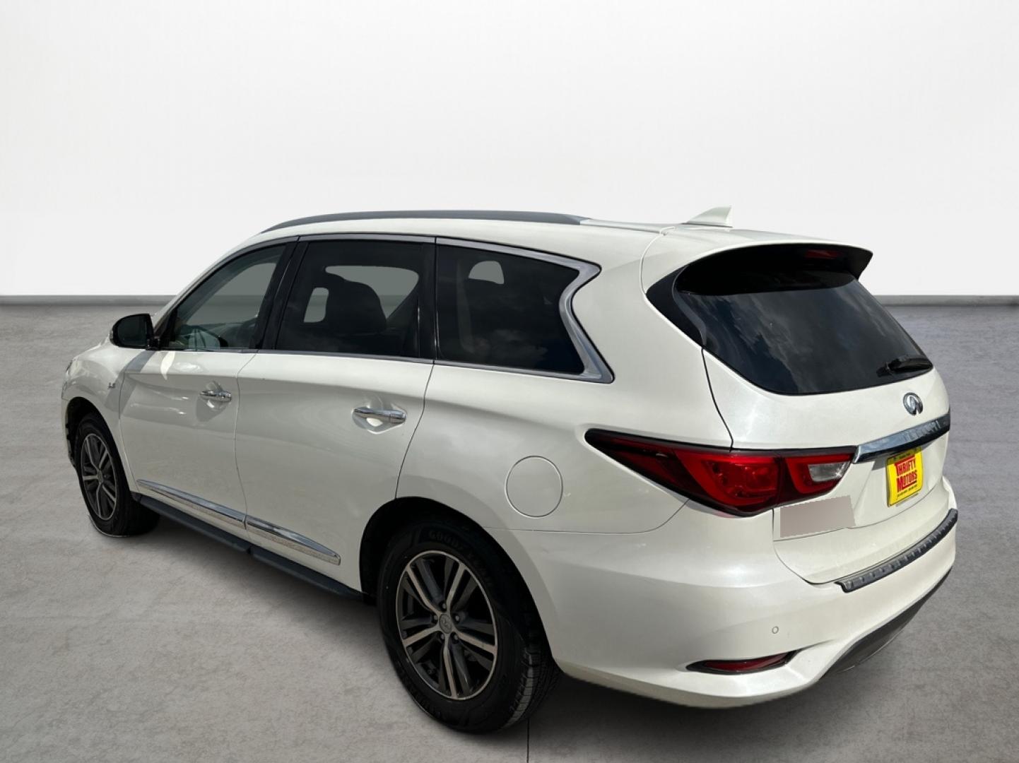 2016 Infiniti QX60 (5N1AL0MN6GC) , located at 16710 Clay Rd., Houston, TX, 77084, (281) 859-7900, 29.834864, -95.656166 - Photo#6