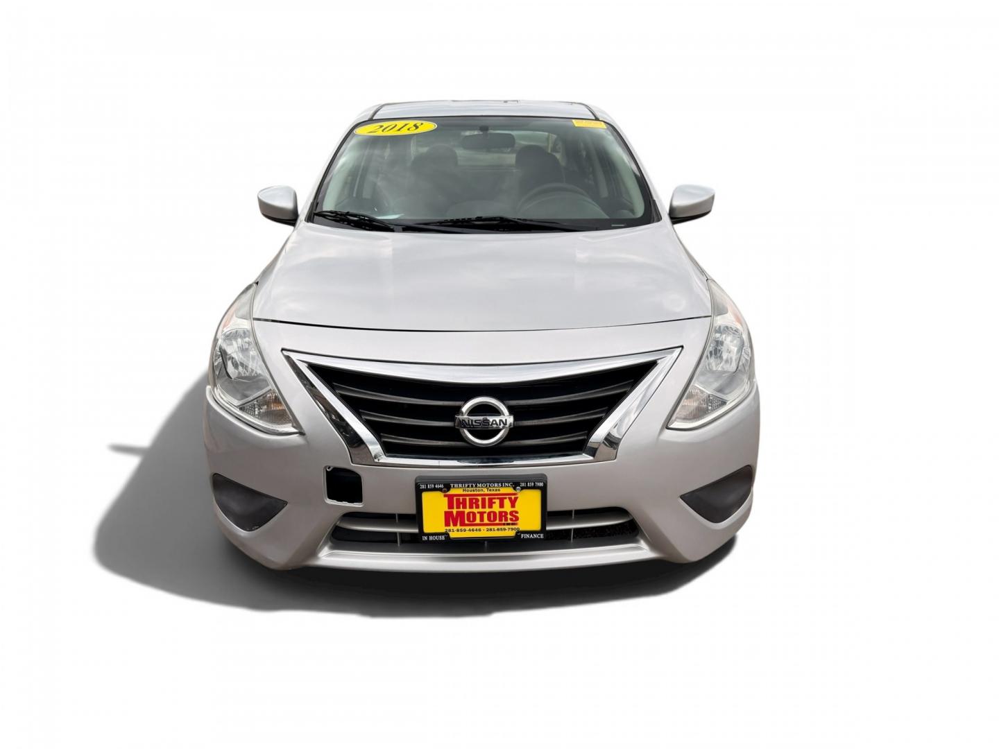 2018 Silver /Gray Nissan Versa (3N1CN7AP9JK) , Automatic transmission, located at 16710 Clay Rd., Houston, TX, 77084, (281) 859-7900, 29.834864, -95.656166- Photo#2