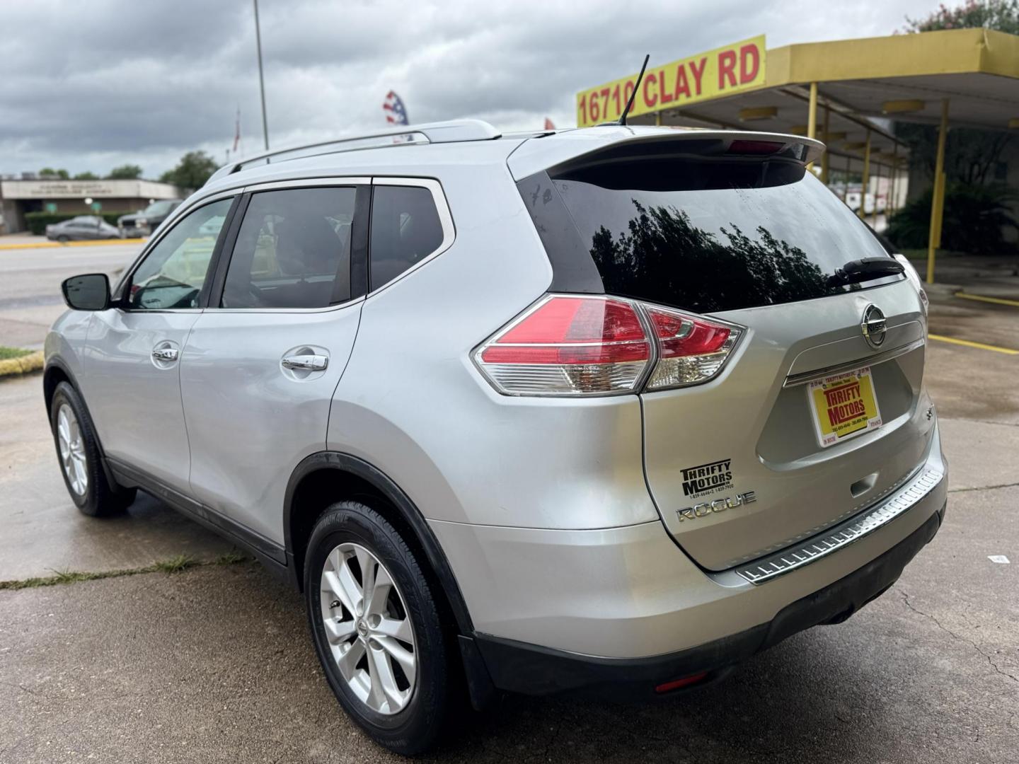 2016 Silver /Gray Nissan Rogue (KNMAT2MT8GP) , located at 16710 Clay Rd., Houston, TX, 77084, (281) 859-7900, 29.834864, -95.656166 - Photo#20