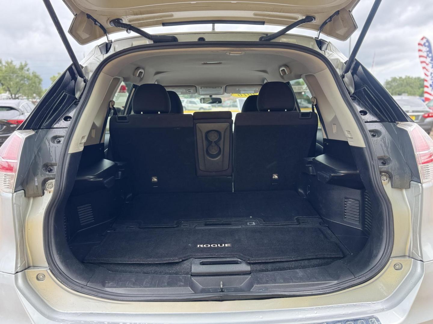 2016 Silver /Gray Nissan Rogue (KNMAT2MT8GP) , located at 16710 Clay Rd., Houston, TX, 77084, (281) 859-7900, 29.834864, -95.656166 - Photo#21