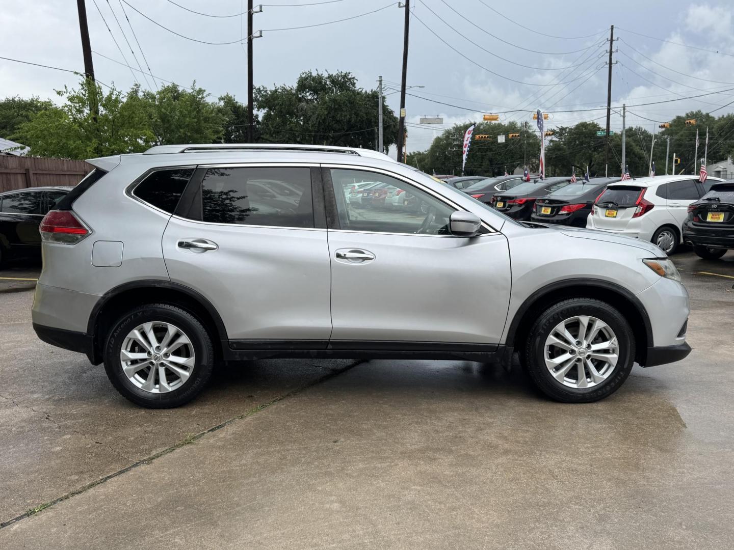 2016 Silver /Gray Nissan Rogue (KNMAT2MT8GP) , located at 16710 Clay Rd., Houston, TX, 77084, (281) 859-7900, 29.834864, -95.656166 - Photo#35