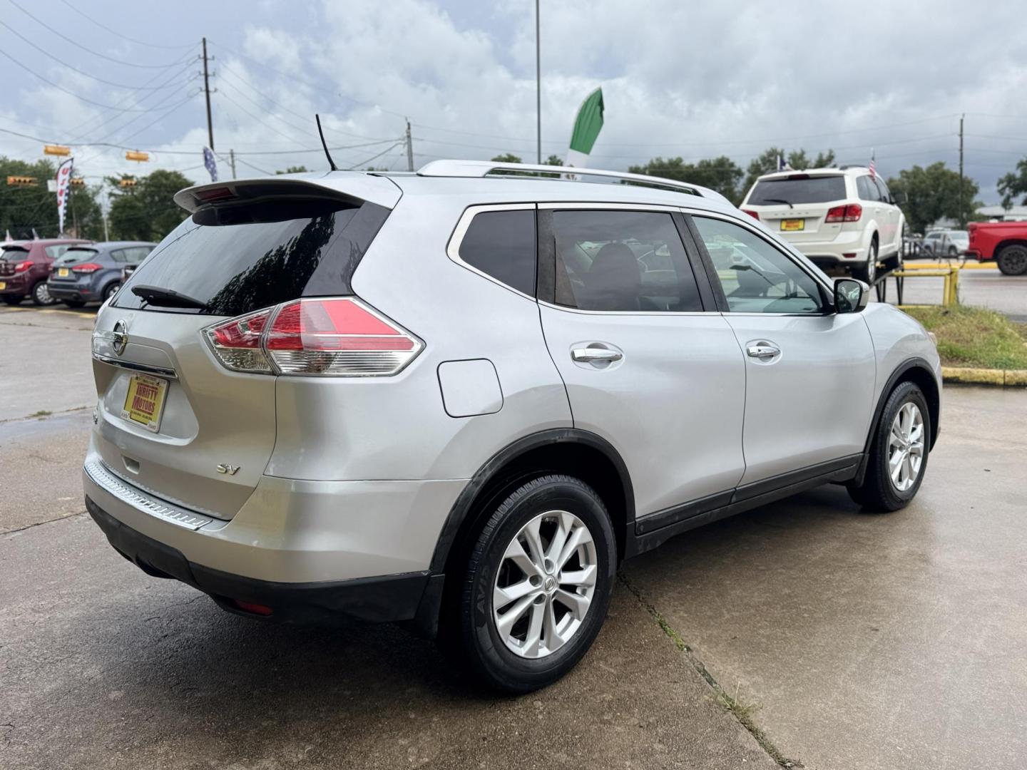2016 Silver /Gray Nissan Rogue (KNMAT2MT8GP) , located at 16710 Clay Rd., Houston, TX, 77084, (281) 859-7900, 29.834864, -95.656166 - Photo#36