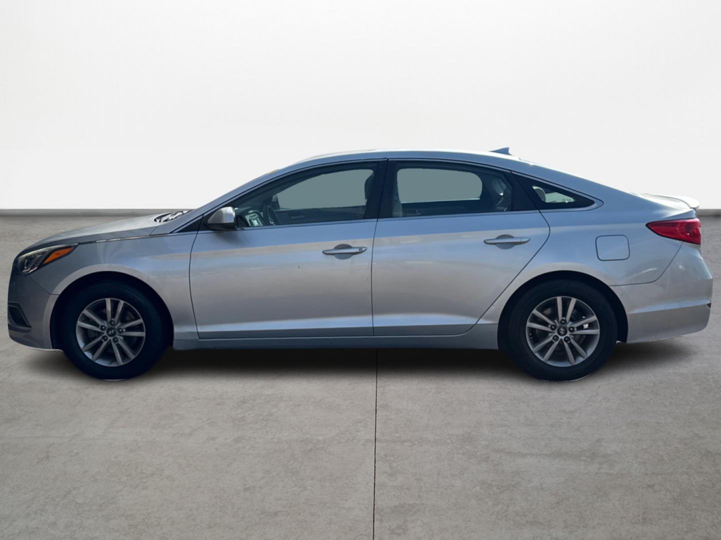 2017 Hyundai Sonata (5NPE24AF7HH) , located at 16710 Clay Rd., Houston, TX, 77084, (281) 859-7900, 29.834864, -95.656166 - Photo#5