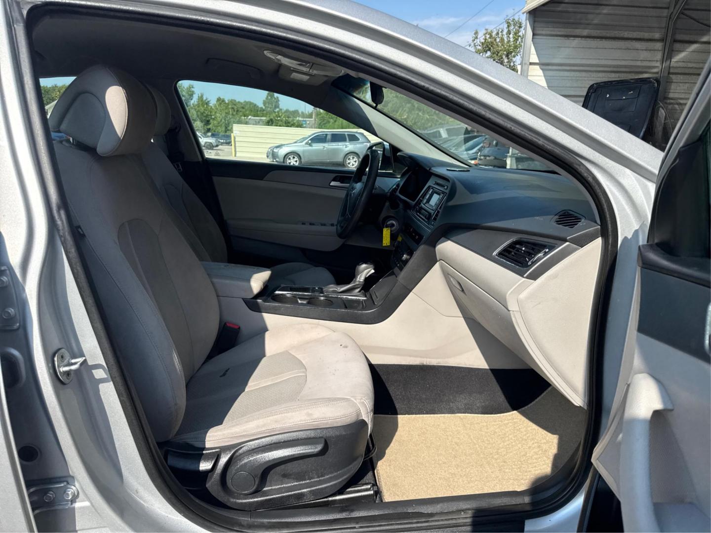 2017 Hyundai Sonata (5NPE24AF7HH) , located at 16710 Clay Rd., Houston, TX, 77084, (281) 859-7900, 29.834864, -95.656166 - Photo#7