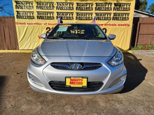 2013 Hyundai Accent SE 5-Door