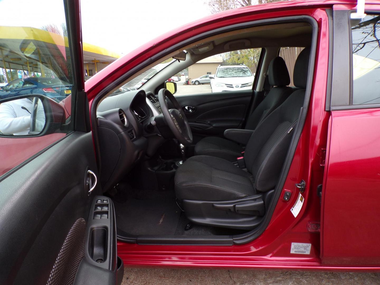 2018 Red /Gray Nissan Versa 1.6 SL Sedan (3N1CN7AP5JL) with an 1.6L L4 DOHC 16V engine, Automatic transmission, located at 16710 Clay Rd., Houston, TX, 77084, (281) 859-7900, 29.834864, -95.656166 - Photo#10