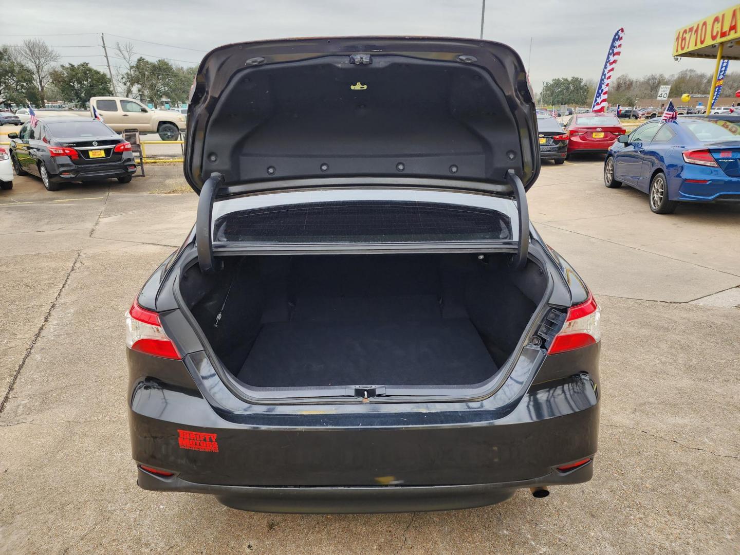 2018 Black /Black Toyota Camry XSE (JTNB11HK9J3) with an 2.5L L4 DOHC 16V engine, Automatic 8-Speed transmission, located at 16710 Clay Rd., Houston, TX, 77084, (281) 859-7900, 29.834864, -95.656166 - Photo#14