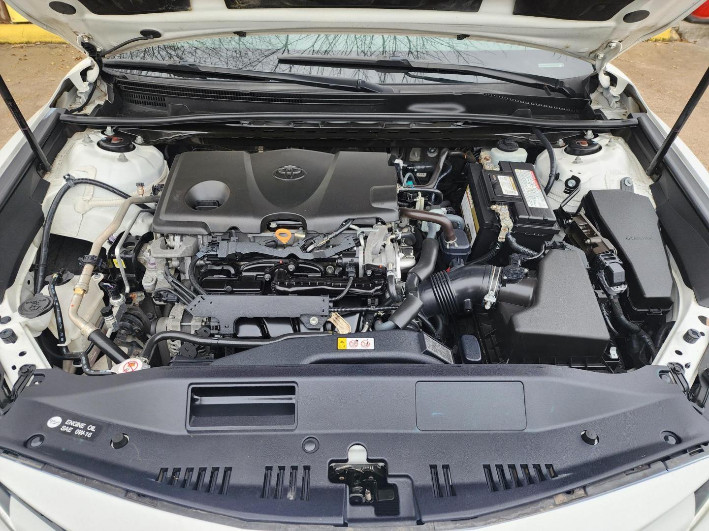 2019 White /Gray Toyota Camry LE (4T1B11HK2KU) with an 2.5L L4 DOHC 16V engine, Automatic 8-Speed transmission, located at 16710 Clay Rd., Houston, TX, 77084, (281) 859-7900, 29.834864, -95.656166 - Photo#13