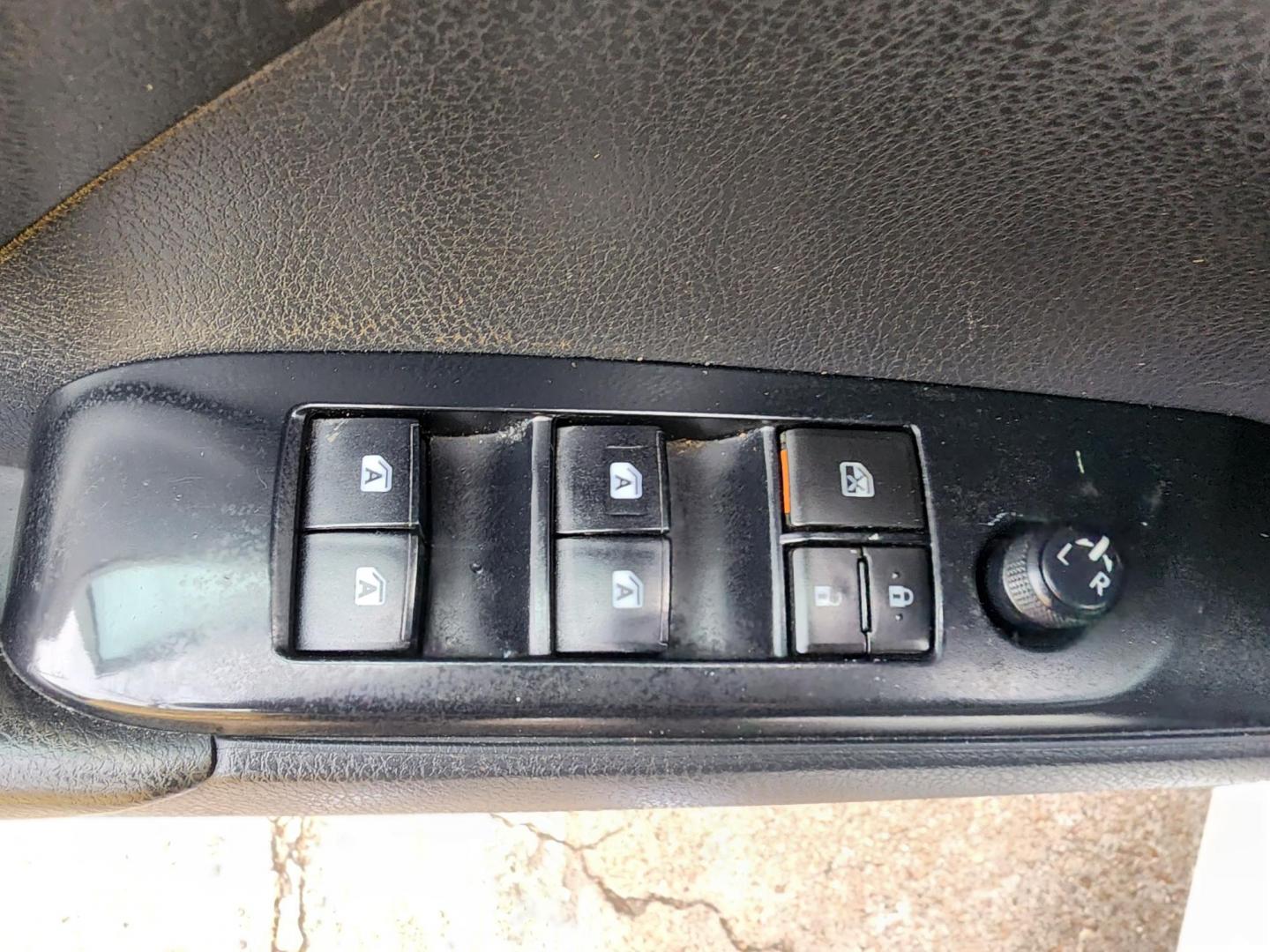 2019 White /Gray Toyota Camry LE (4T1B11HK2KU) with an 2.5L L4 DOHC 16V engine, Automatic 8-Speed transmission, located at 16710 Clay Rd., Houston, TX, 77084, (281) 859-7900, 29.834864, -95.656166 - Photo#6