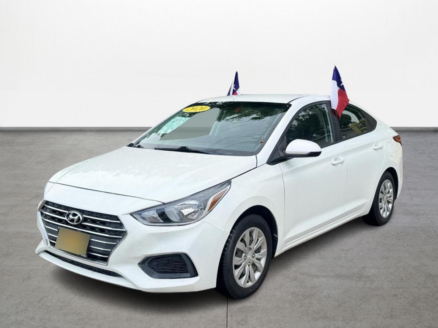 2020 White /Gray Hyundai Accent SEL 4-Door 6A (3KPC24A66LE) with an 1.6L L4 DOHC 16V engine, Automatic 6-Speed transmission, located at 16710 Clay Rd., Houston, TX, 77084, (281) 859-7900, 29.834864, -95.656166 - Photo#0