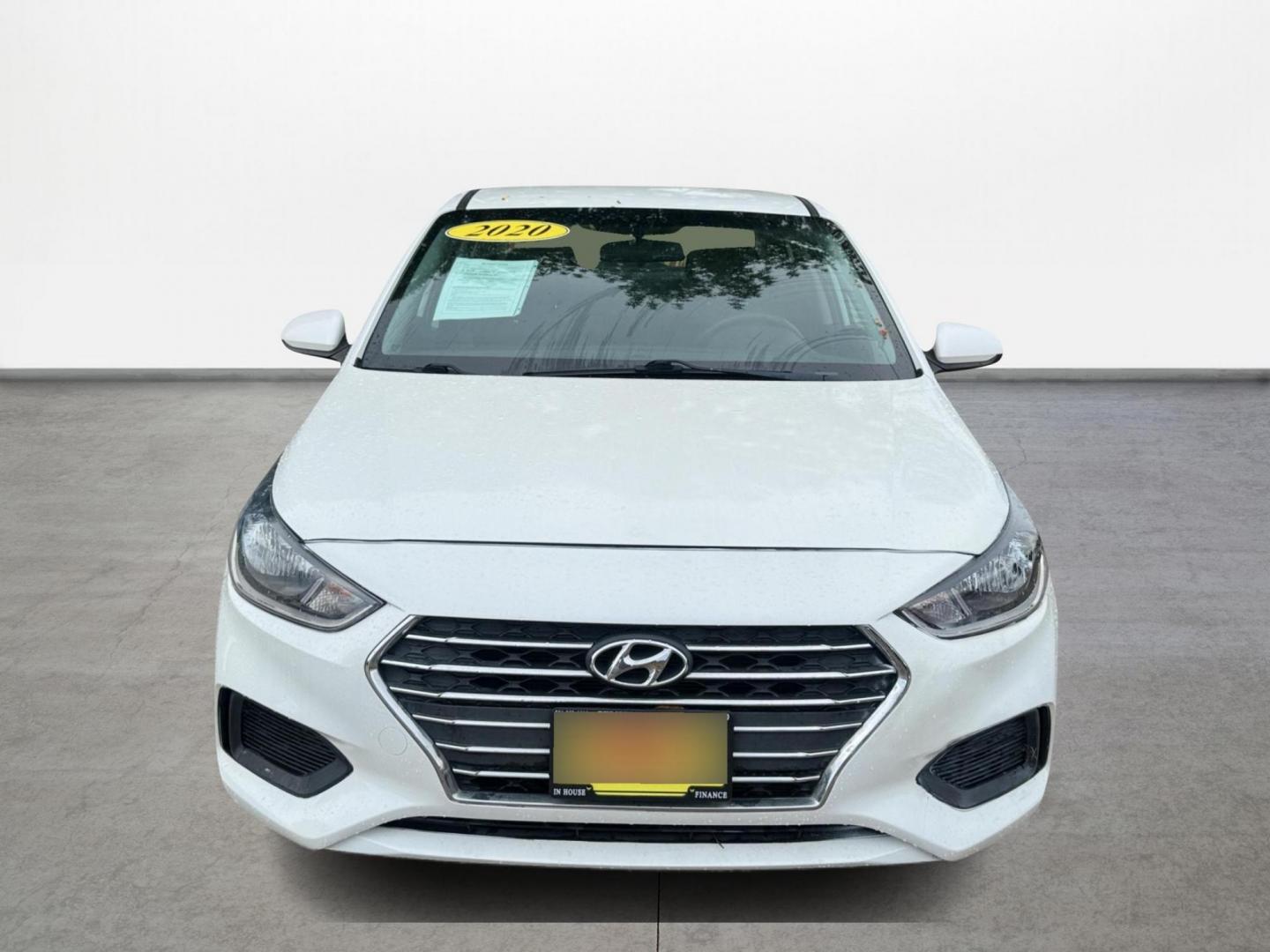 2020 White /Gray Hyundai Accent SEL 4-Door 6A (3KPC24A66LE) with an 1.6L L4 DOHC 16V engine, Automatic 6-Speed transmission, located at 16710 Clay Rd., Houston, TX, 77084, (281) 859-7900, 29.834864, -95.656166 - Photo#1