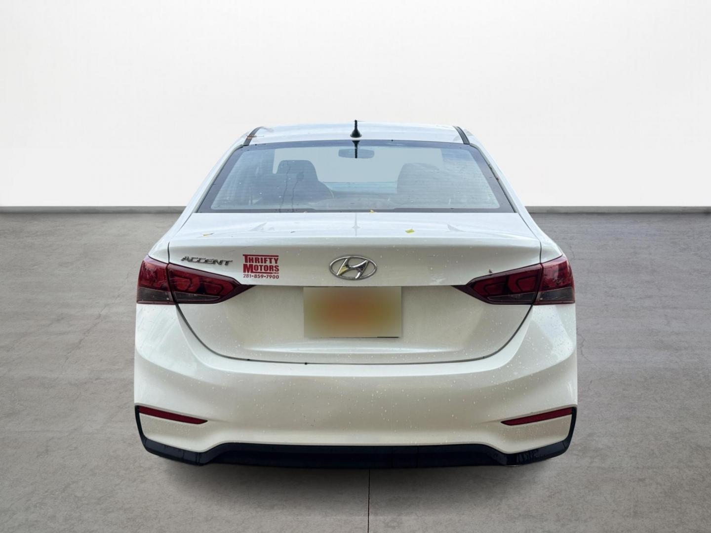 2020 White /Gray Hyundai Accent SEL 4-Door 6A (3KPC24A66LE) with an 1.6L L4 DOHC 16V engine, Automatic 6-Speed transmission, located at 16710 Clay Rd., Houston, TX, 77084, (281) 859-7900, 29.834864, -95.656166 - Photo#5