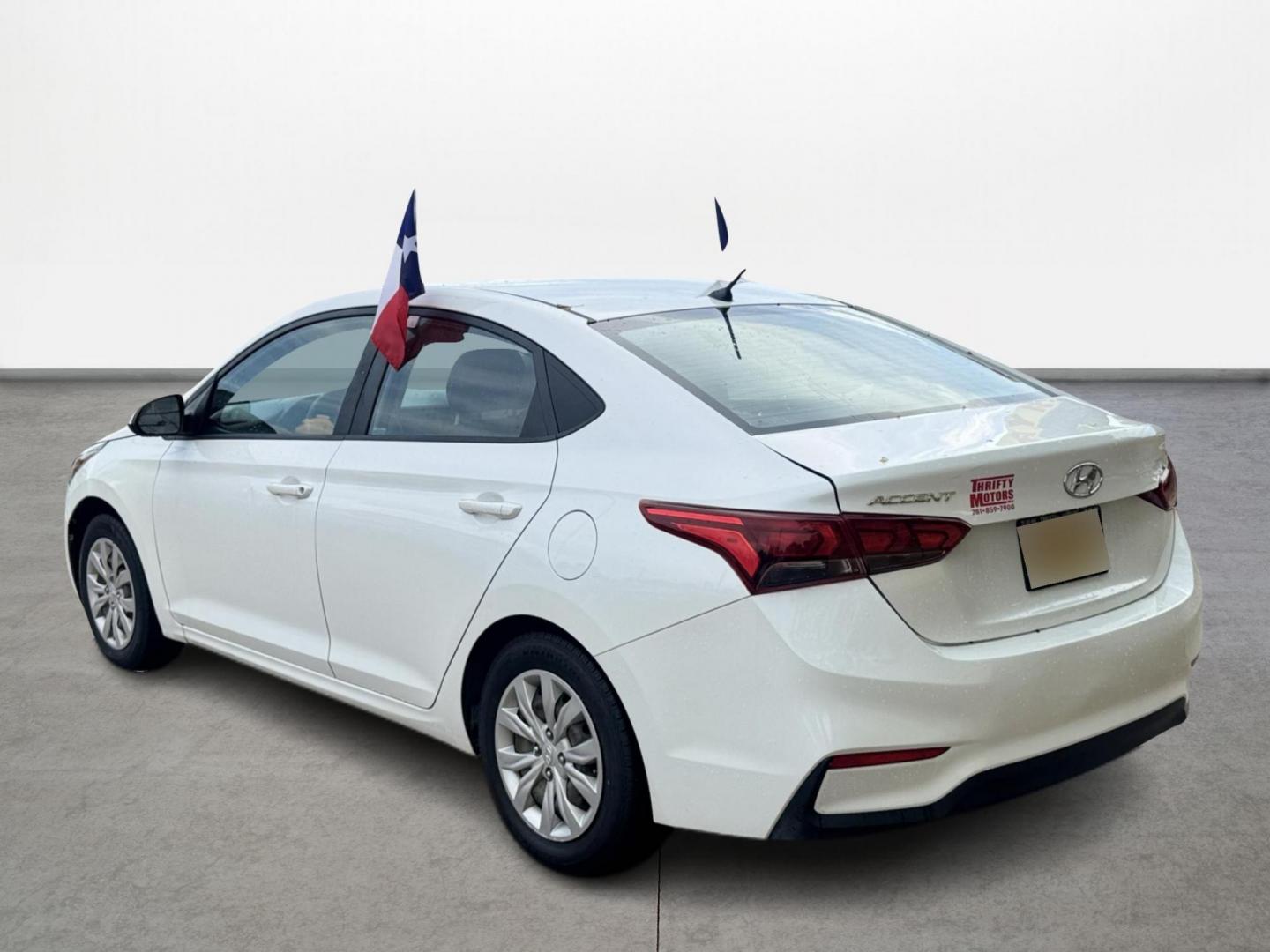 2020 White /Gray Hyundai Accent SEL 4-Door 6A (3KPC24A66LE) with an 1.6L L4 DOHC 16V engine, Automatic 6-Speed transmission, located at 16710 Clay Rd., Houston, TX, 77084, (281) 859-7900, 29.834864, -95.656166 - Photo#6