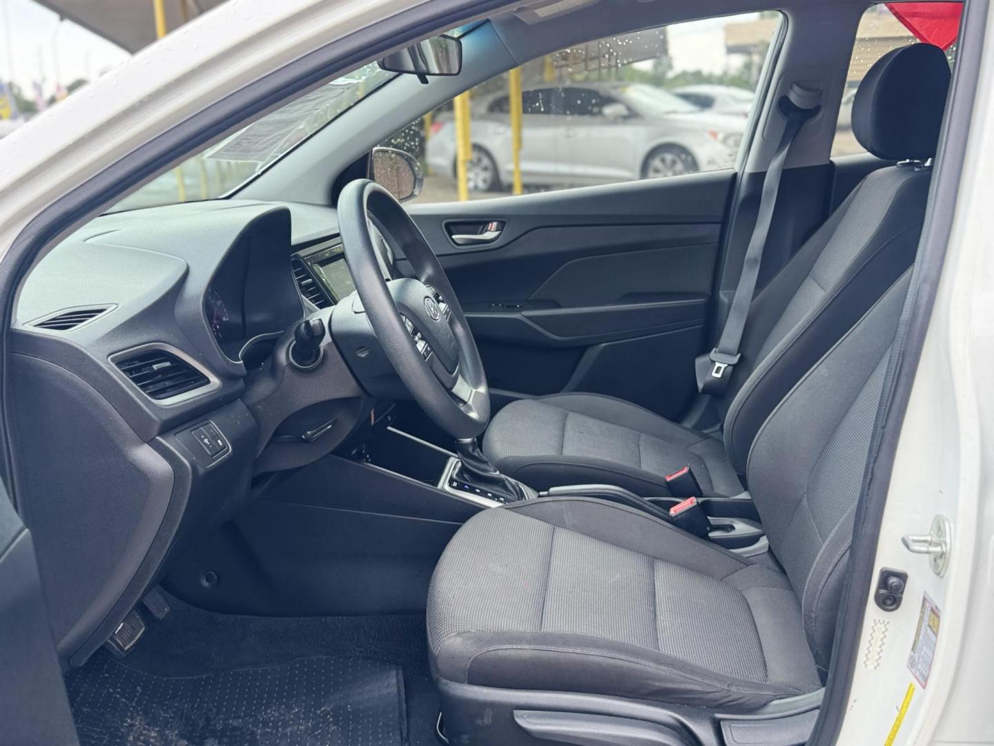 2020 White /Gray Hyundai Accent SEL 4-Door 6A (3KPC24A66LE) with an 1.6L L4 DOHC 16V engine, Automatic 6-Speed transmission, located at 16710 Clay Rd., Houston, TX, 77084, (281) 859-7900, 29.834864, -95.656166 - Photo#9