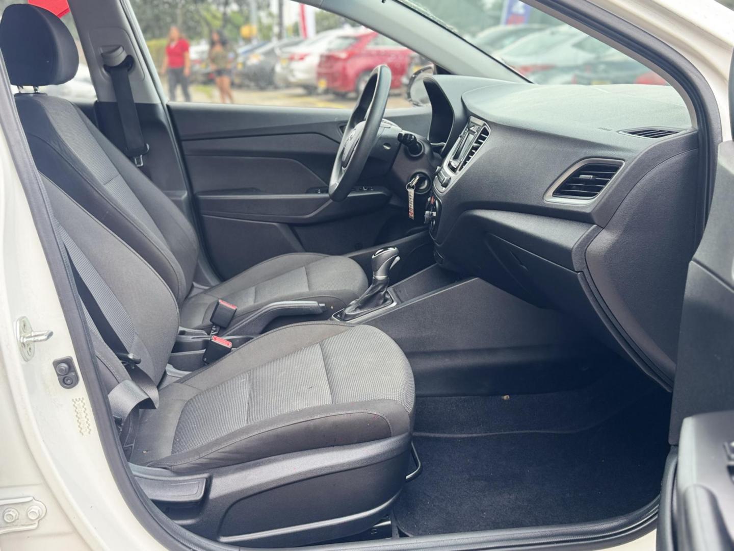 2020 White /Gray Hyundai Accent SEL 4-Door 6A (3KPC24A66LE) with an 1.6L L4 DOHC 16V engine, Automatic 6-Speed transmission, located at 16710 Clay Rd., Houston, TX, 77084, (281) 859-7900, 29.834864, -95.656166 - Photo#15