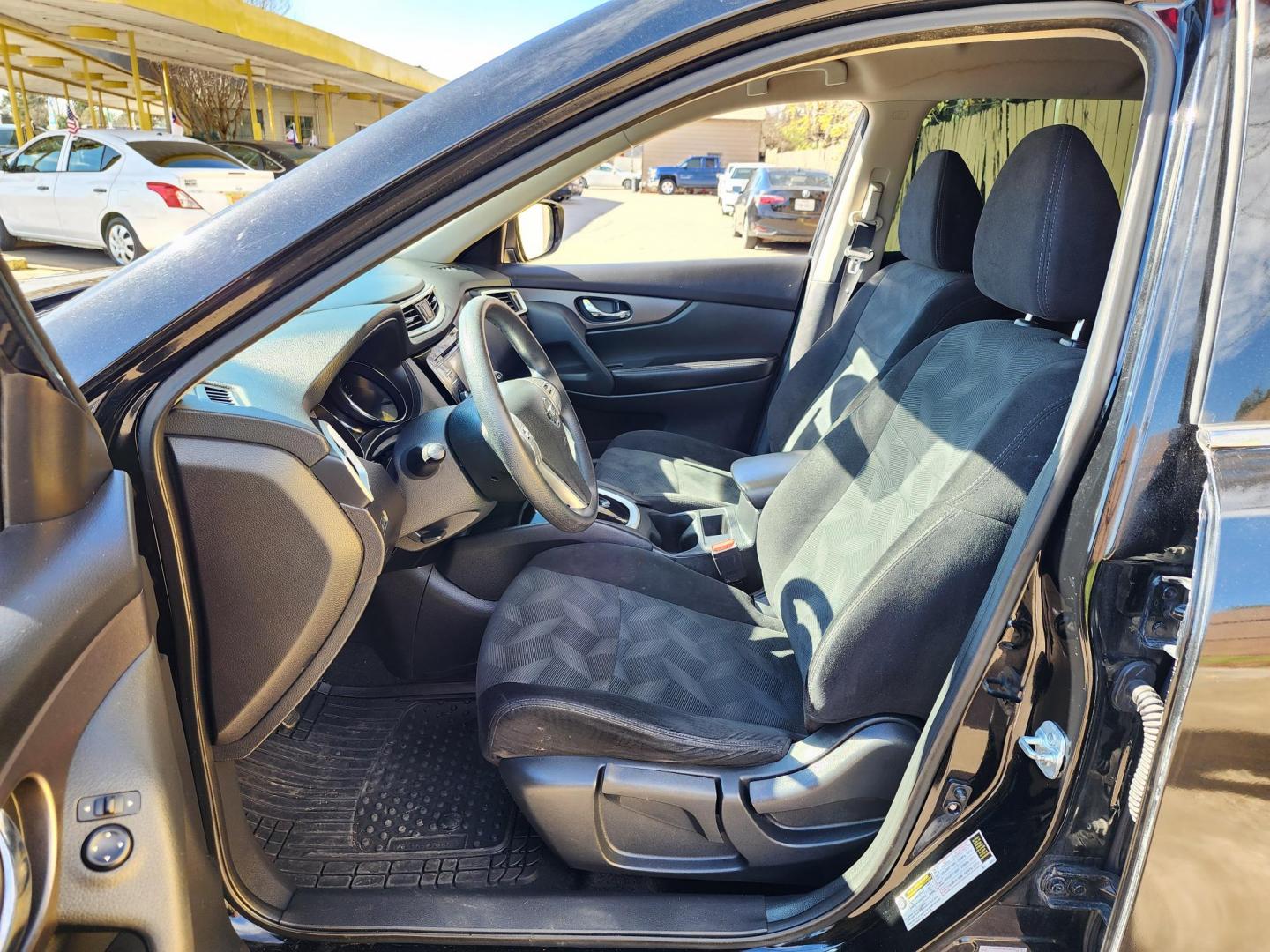 2016 Black /Gray Nissan Rogue S 2WD (5N1AT2MT1GC) with an 2.5L L4 DOHC 16V engine, Automatic transmission, located at 16710 Clay Rd., Houston, TX, 77084, (281) 859-7900, 29.834864, -95.656166 - Photo#10