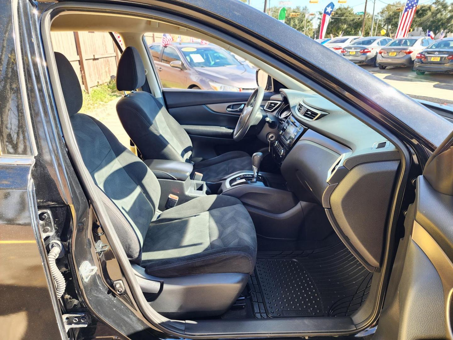 2016 Black /Gray Nissan Rogue S 2WD (5N1AT2MT1GC) with an 2.5L L4 DOHC 16V engine, Automatic transmission, located at 16710 Clay Rd., Houston, TX, 77084, (281) 859-7900, 29.834864, -95.656166 - Photo#12