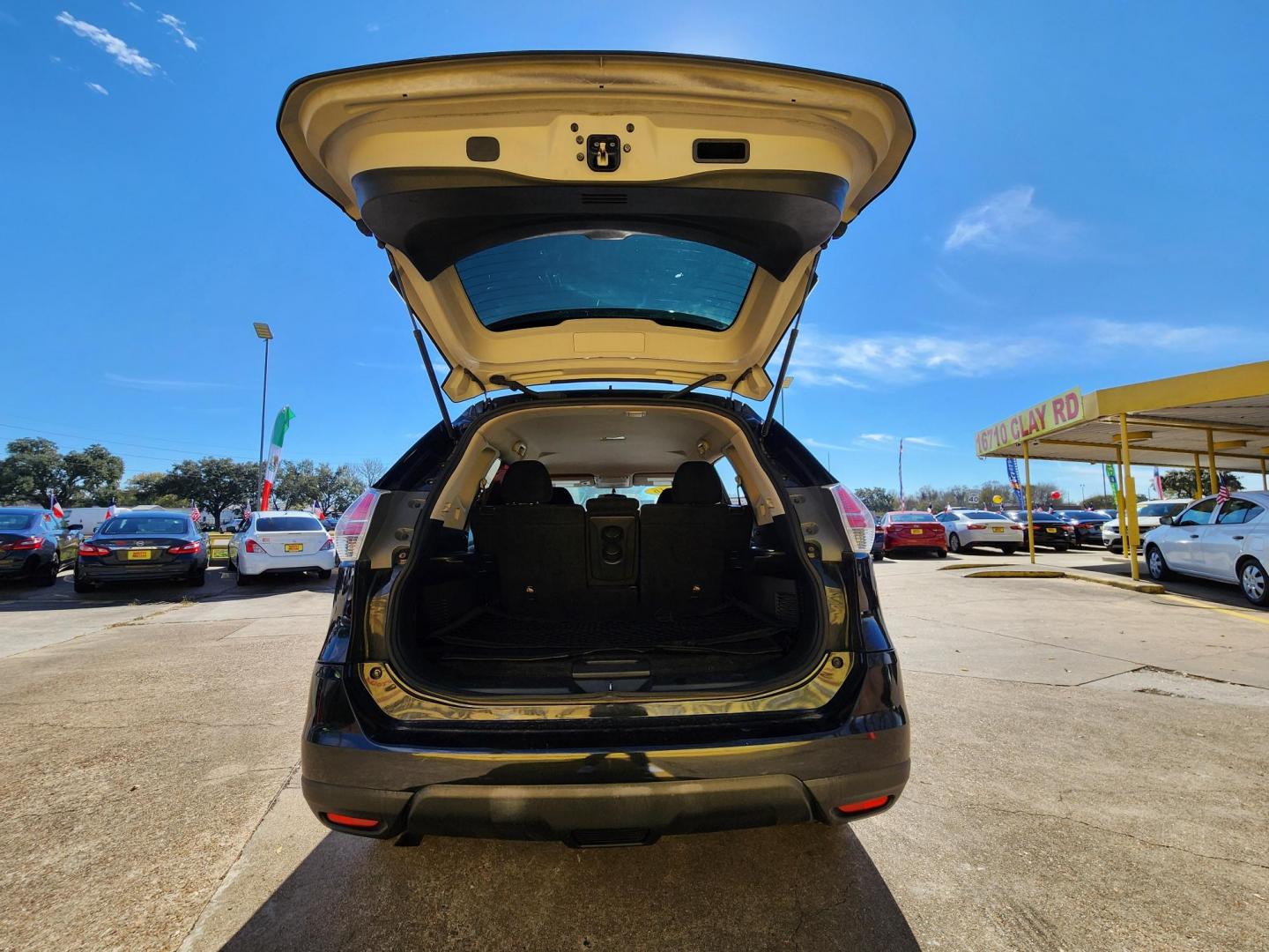 2016 Black /Gray Nissan Rogue S 2WD (5N1AT2MT1GC) with an 2.5L L4 DOHC 16V engine, Automatic transmission, located at 16710 Clay Rd., Houston, TX, 77084, (281) 859-7900, 29.834864, -95.656166 - Photo#15