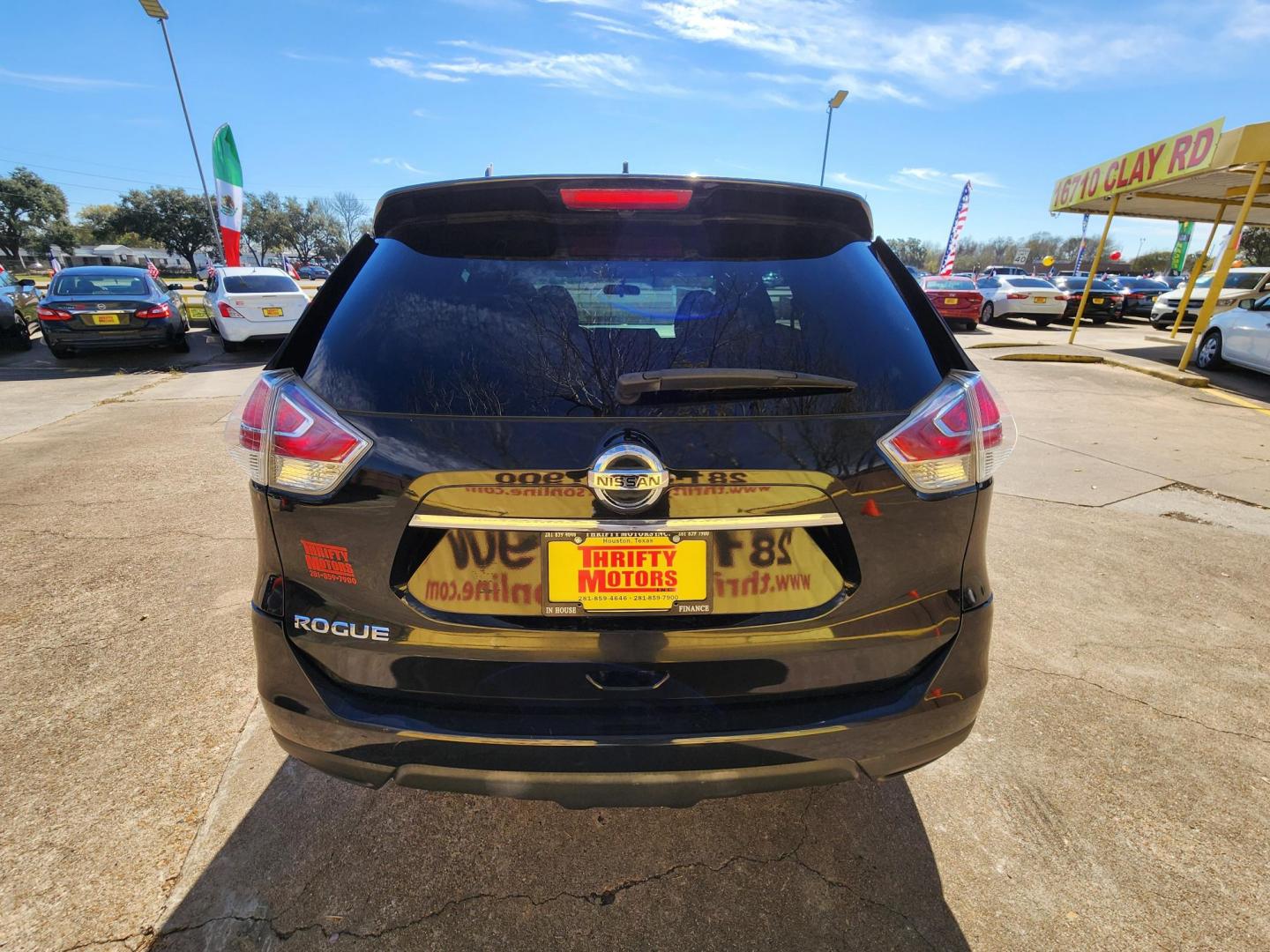 2016 Black /Gray Nissan Rogue S 2WD (5N1AT2MT1GC) with an 2.5L L4 DOHC 16V engine, Automatic transmission, located at 16710 Clay Rd., Houston, TX, 77084, (281) 859-7900, 29.834864, -95.656166 - Photo#5