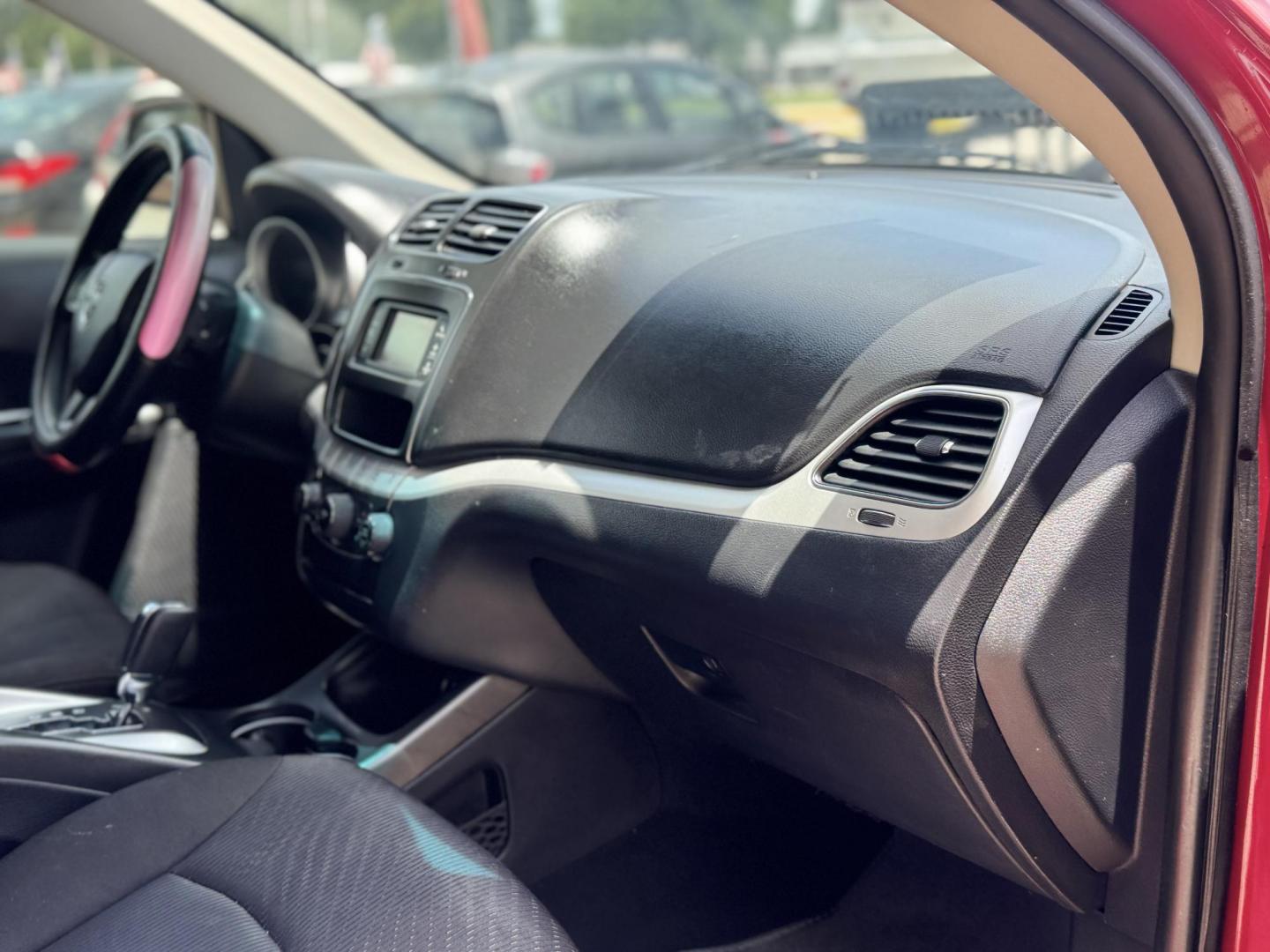 2018 Red /Black Dodge Journey SE (3C4PDCAB0JT) with an 2.4L L4 DOHC 16V engine, Automatic transmission, located at 16710 Clay Rd., Houston, TX, 77084, (281) 859-7900, 29.834864, -95.656166 - Photo#18