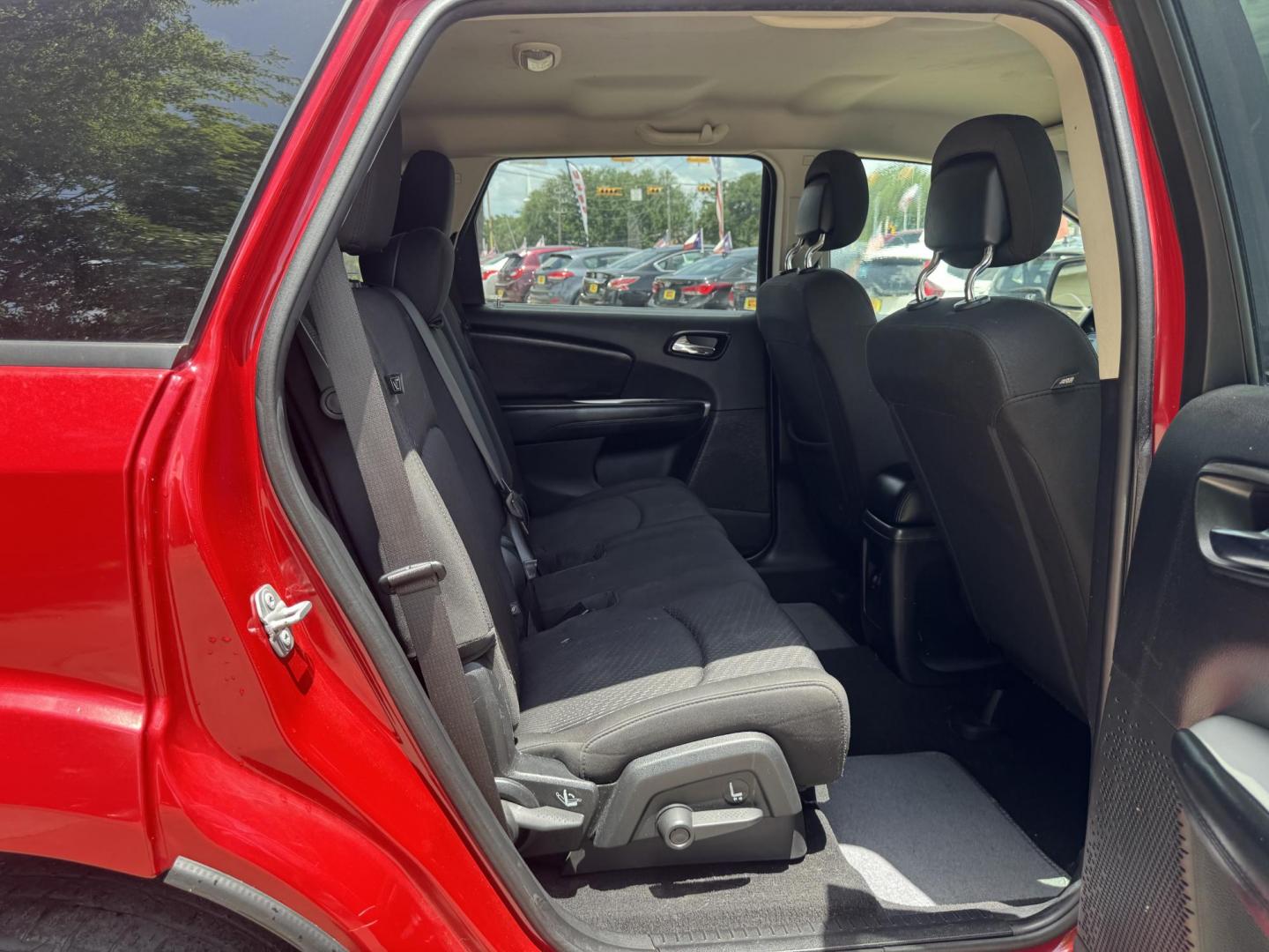 2018 Red /Black Dodge Journey SE (3C4PDCAB0JT) with an 2.4L L4 DOHC 16V engine, Automatic transmission, located at 16710 Clay Rd., Houston, TX, 77084, (281) 859-7900, 29.834864, -95.656166 - Photo#21