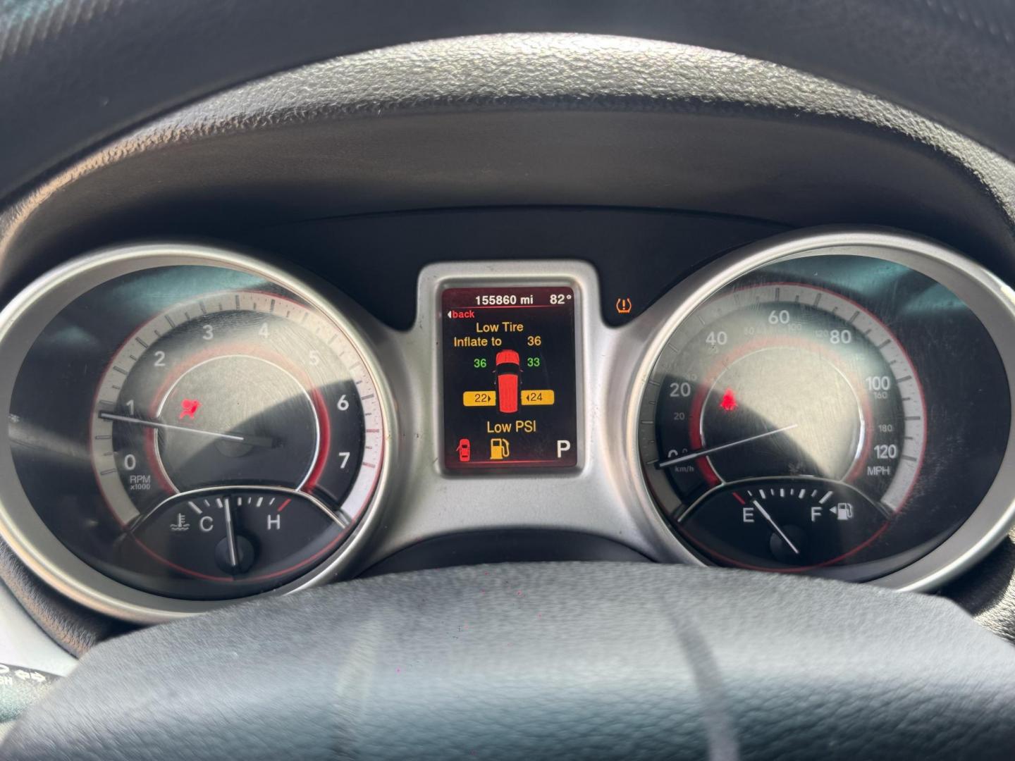 2018 Red /Black Dodge Journey SE (3C4PDCAB0JT) with an 2.4L L4 DOHC 16V engine, Automatic transmission, located at 16710 Clay Rd., Houston, TX, 77084, (281) 859-7900, 29.834864, -95.656166 - Photo#24