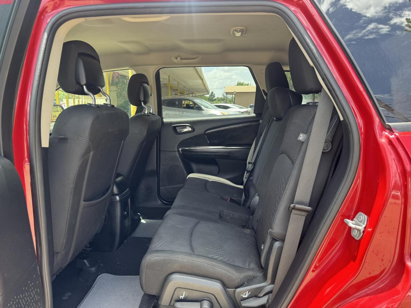 2018 Red /Black Dodge Journey SE (3C4PDCAB0JT) with an 2.4L L4 DOHC 16V engine, Automatic transmission, located at 16710 Clay Rd., Houston, TX, 77084, (281) 859-7900, 29.834864, -95.656166 - Photo#26