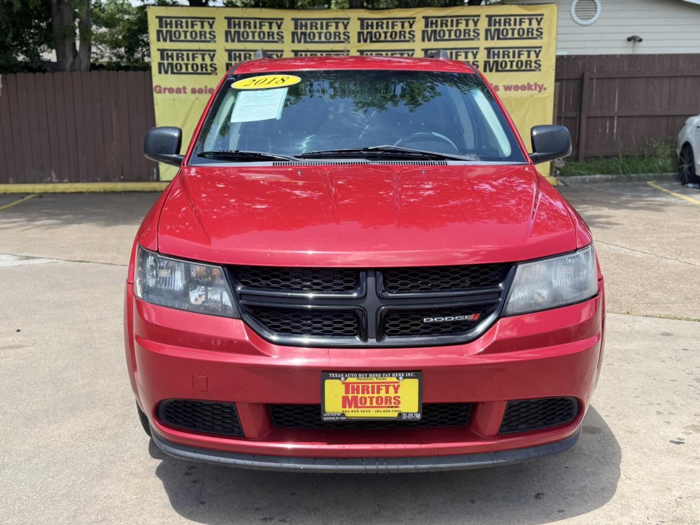 2018 Red /Black Dodge Journey SE (3C4PDCAB0JT) with an 2.4L L4 DOHC 16V engine, Automatic transmission, located at 16710 Clay Rd., Houston, TX, 77084, (281) 859-7900, 29.834864, -95.656166 - Photo#29