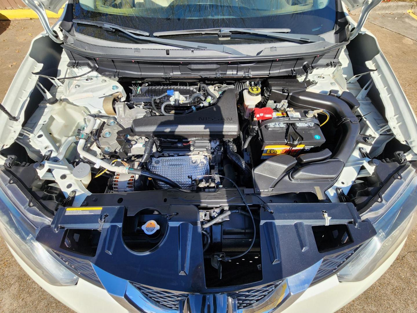 2016 White /Gray Nissan Rogue S 2WD (KNMAT2MT7GP) with an 2.5L L4 DOHC 16V engine, Automatic transmission, located at 16710 Clay Rd., Houston, TX, 77084, (281) 859-7900, 29.834864, -95.656166 - Photo#6