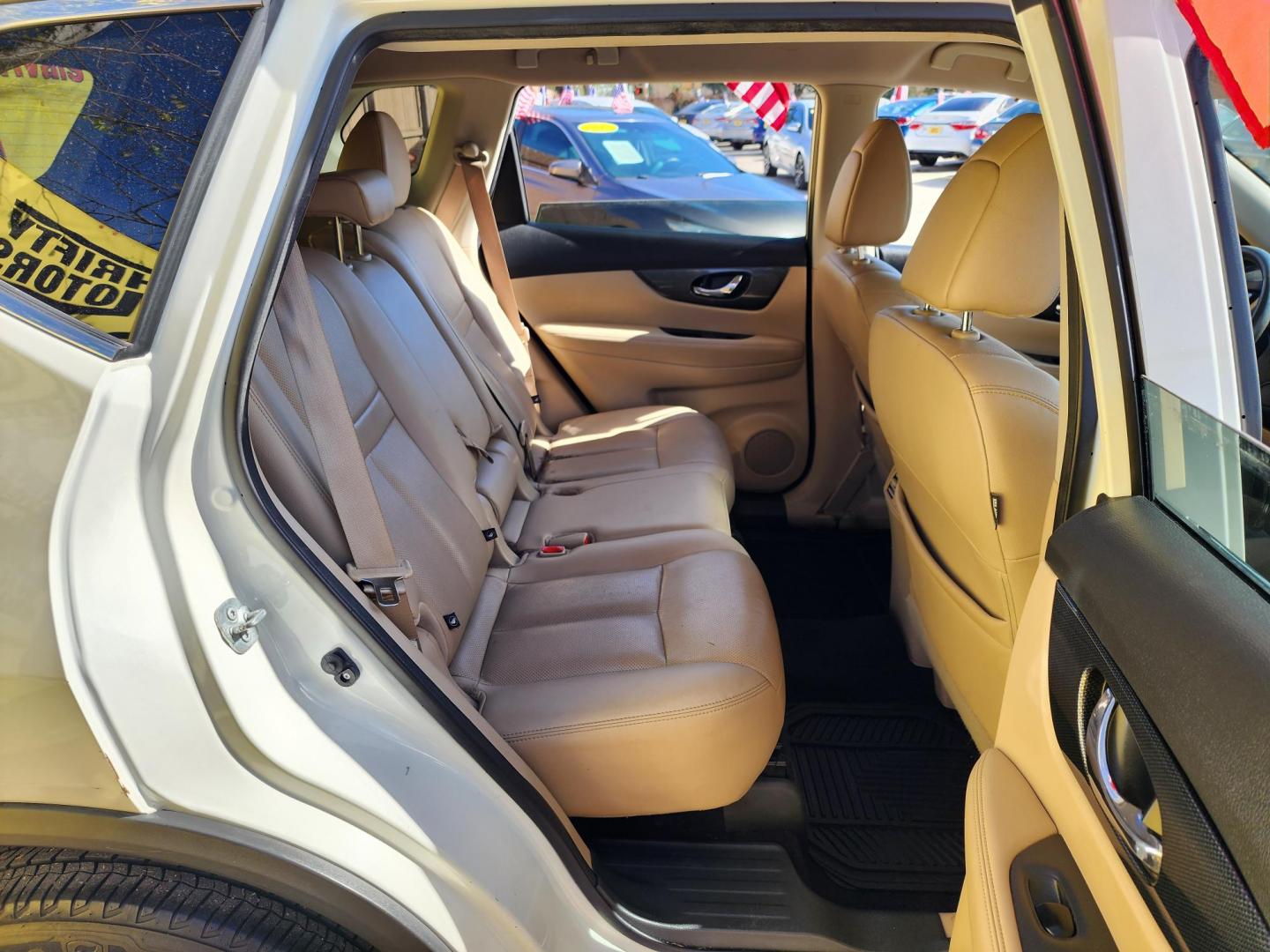 2016 White /Gray Nissan Rogue S 2WD (KNMAT2MT7GP) with an 2.5L L4 DOHC 16V engine, Automatic transmission, located at 16710 Clay Rd., Houston, TX, 77084, (281) 859-7900, 29.834864, -95.656166 - Photo#13