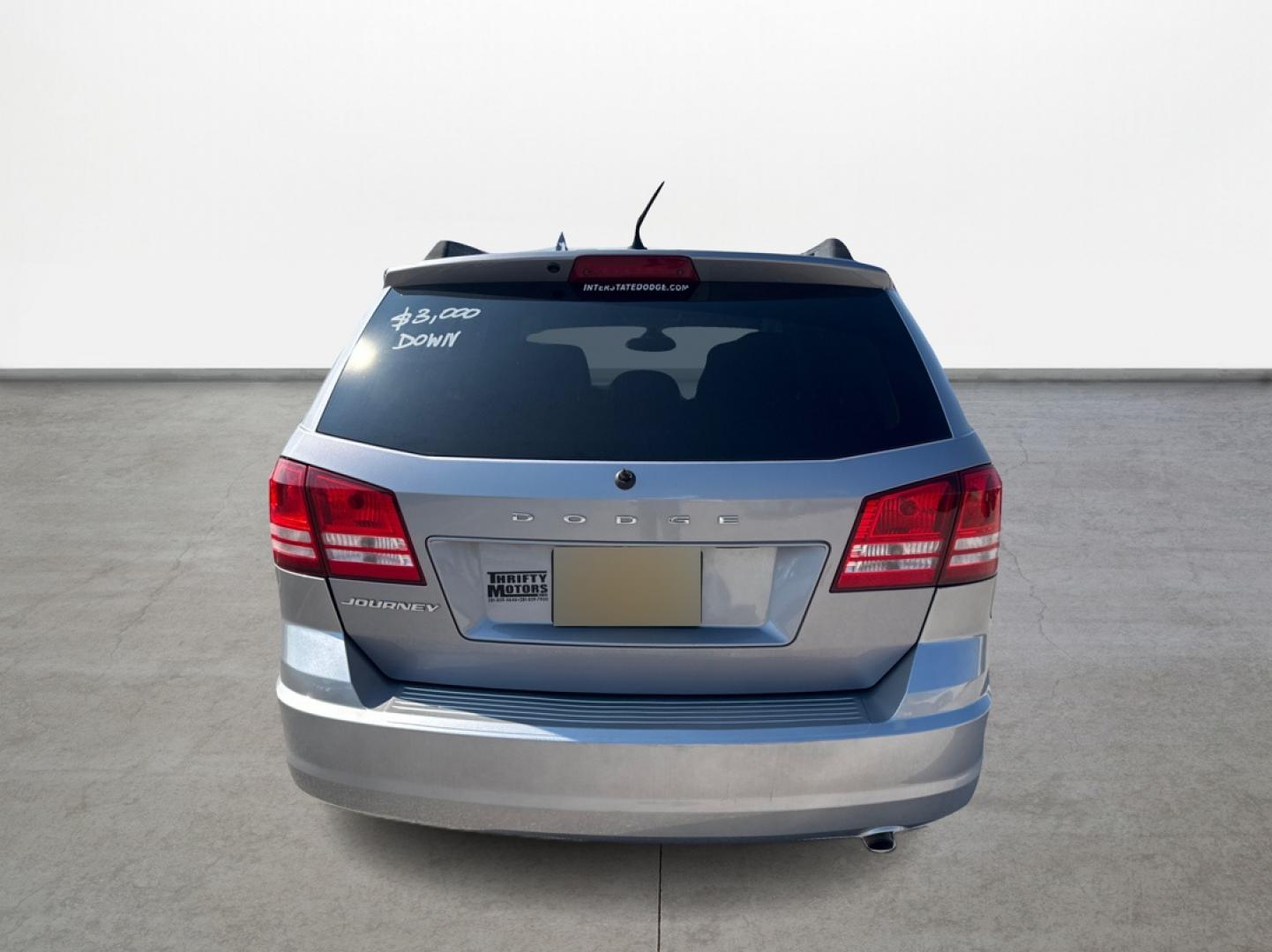 2018 Silver /Gray Dodge Journey SE (3C4PDCAB4JT) with an 2.4L L4 DOHC 16V engine, Automatic transmission, located at 16710 Clay Rd., Houston, TX, 77084, (281) 859-7900, 29.834864, -95.656166 - Photo#5