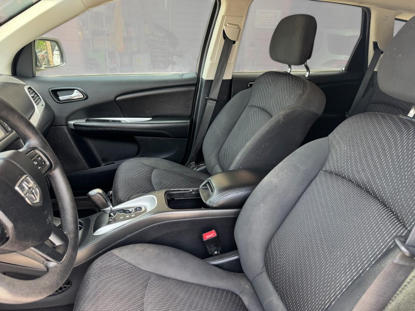2018 Silver /Gray Dodge Journey SE (3C4PDCAB4JT) with an 2.4L L4 DOHC 16V engine, Automatic transmission, located at 16710 Clay Rd., Houston, TX, 77084, (281) 859-7900, 29.834864, -95.656166- Photo#11