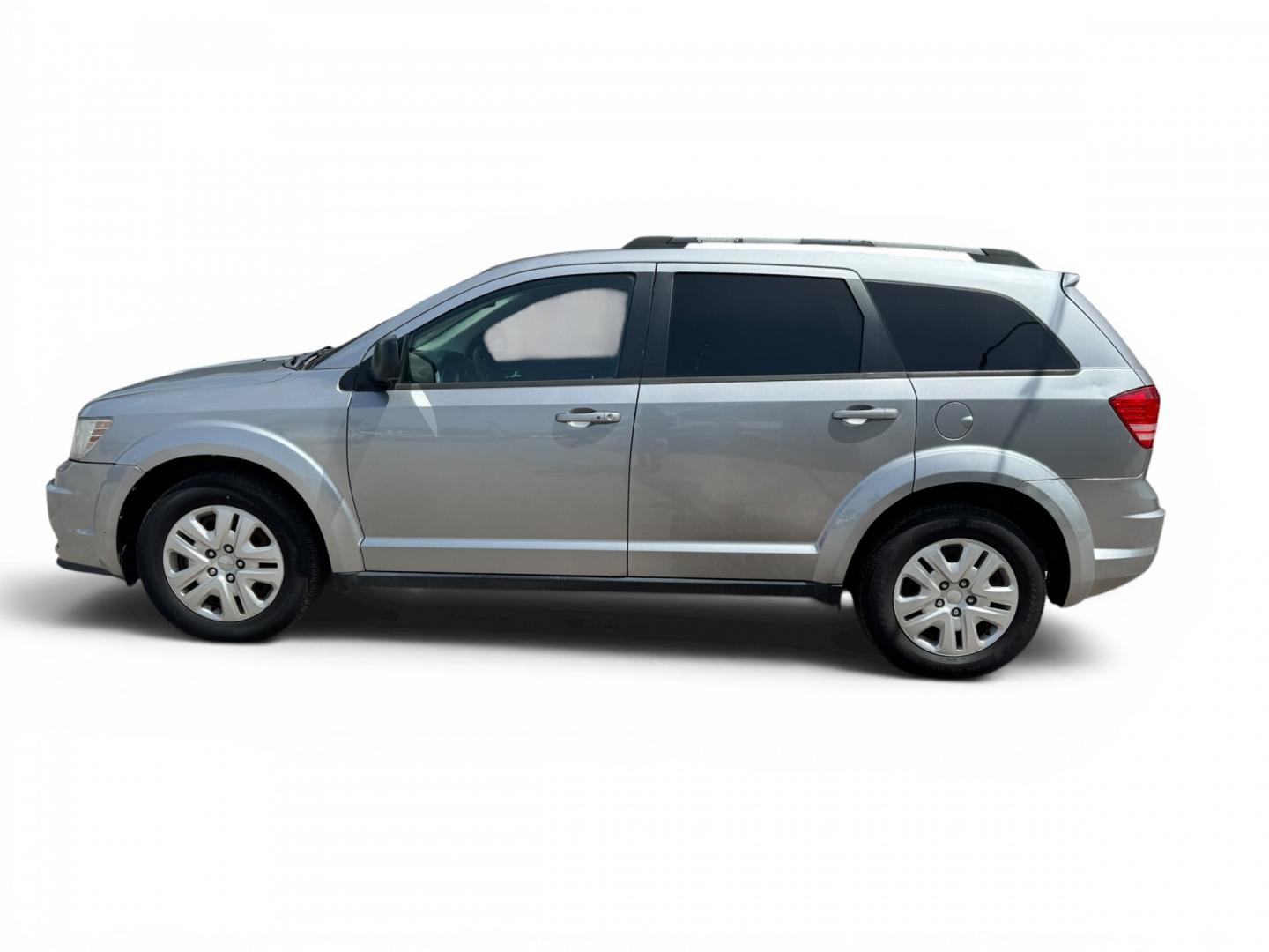 2018 Silver /Gray Dodge Journey SE (3C4PDCAB4JT) with an 2.4L L4 DOHC 16V engine, Automatic transmission, located at 16710 Clay Rd., Houston, TX, 77084, (281) 859-7900, 29.834864, -95.656166- Photo#6