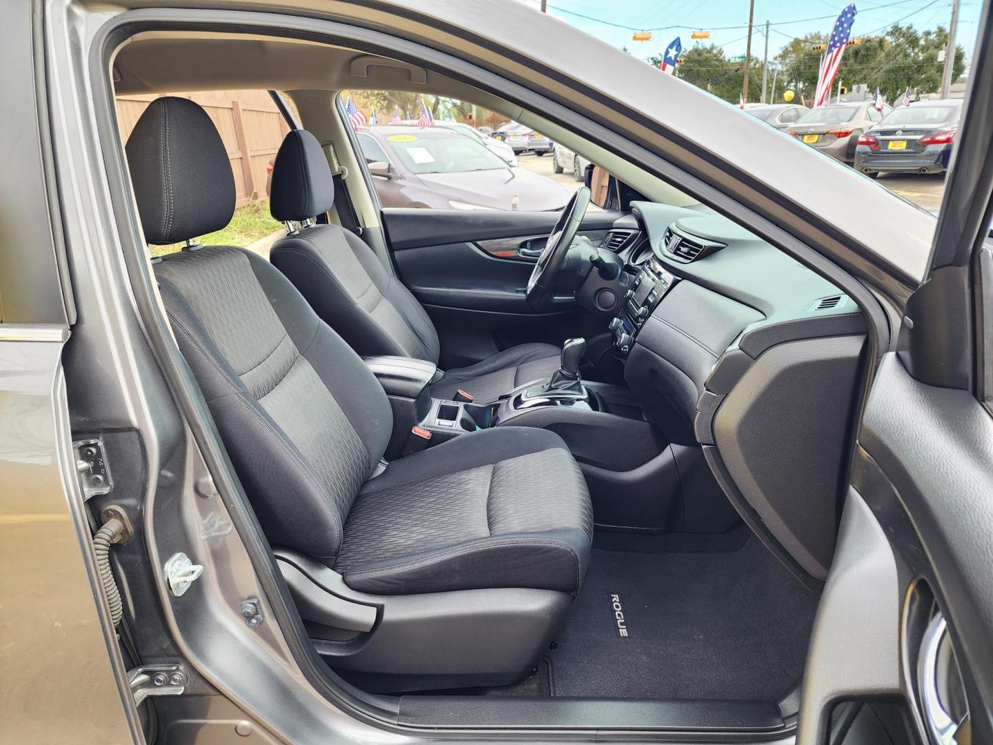 2017 Gray /Gray Nissan Rogue SL AWD (JN8AT2MV3HW) with an 2.5L L4 DOHC 16V engine, Automatic transmission, located at 16710 Clay Rd., Houston, TX, 77084, (281) 859-7900, 29.834864, -95.656166 - Photo#13
