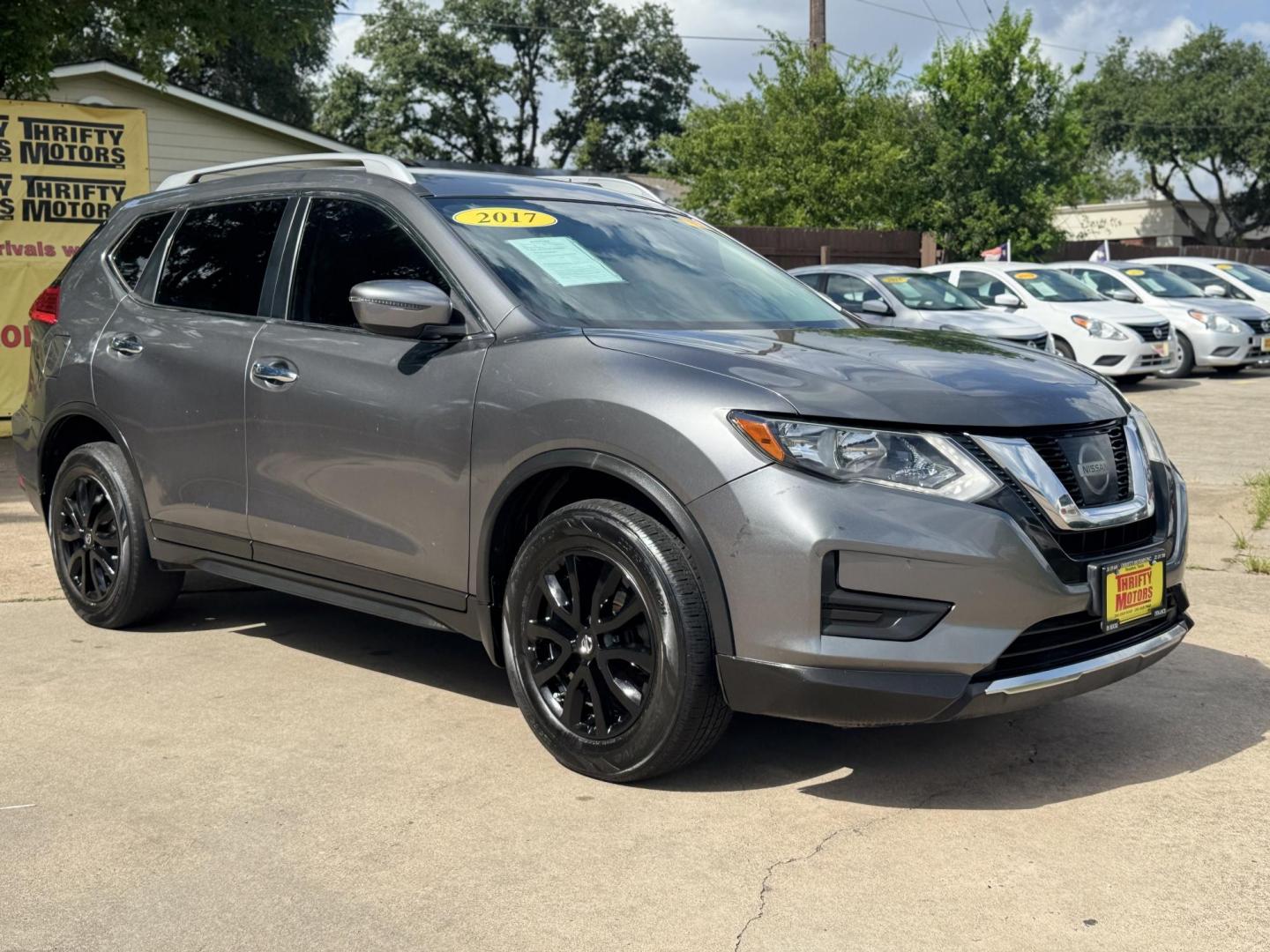 2017 Gray /Gray Nissan Rogue SL AWD (JN8AT2MV3HW) with an 2.5L L4 DOHC 16V engine, Automatic transmission, located at 16710 Clay Rd., Houston, TX, 77084, (281) 859-7900, 29.834864, -95.656166 - Photo#20