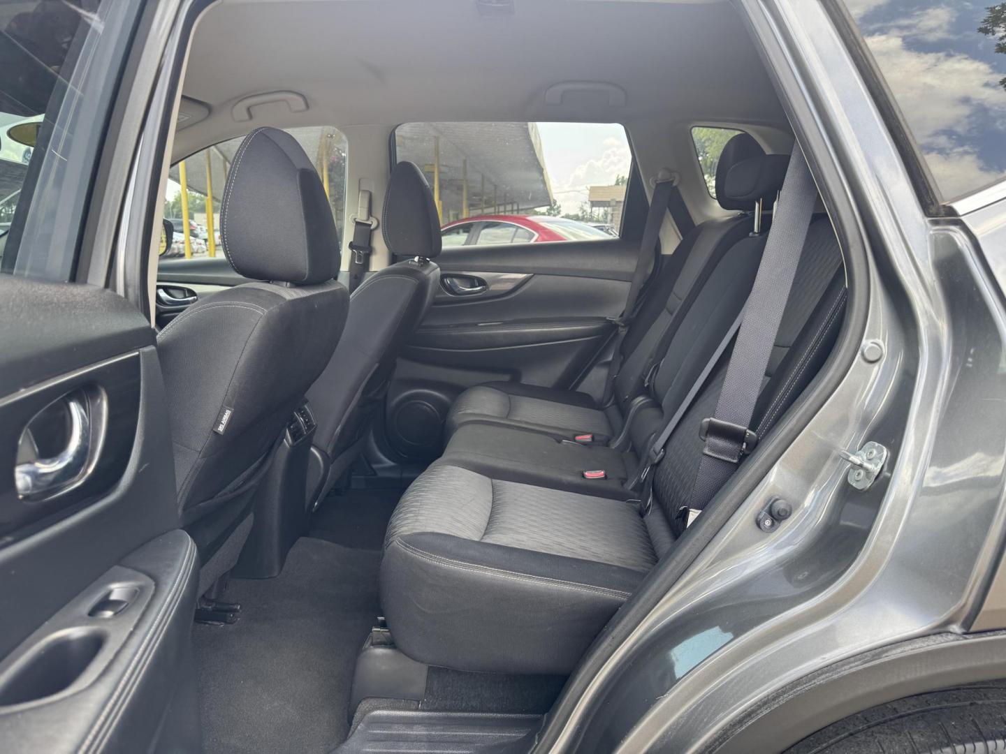 2017 Gray /Gray Nissan Rogue SL AWD (JN8AT2MV3HW) with an 2.5L L4 DOHC 16V engine, Automatic transmission, located at 16710 Clay Rd., Houston, TX, 77084, (281) 859-7900, 29.834864, -95.656166 - Photo#19