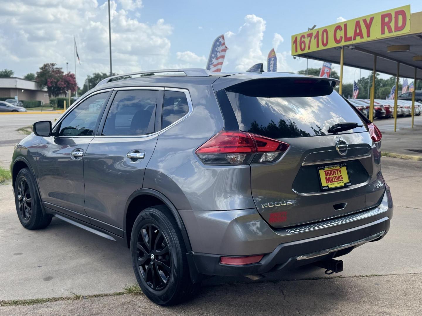 2017 Gray /Gray Nissan Rogue SL AWD (JN8AT2MV3HW) with an 2.5L L4 DOHC 16V engine, Automatic transmission, located at 16710 Clay Rd., Houston, TX, 77084, (281) 859-7900, 29.834864, -95.656166 - Photo#21