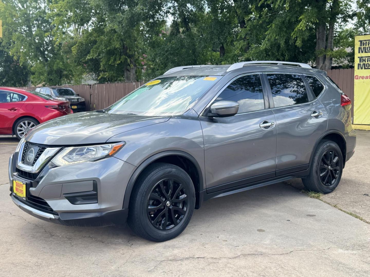 2017 Gray /Gray Nissan Rogue SL AWD (JN8AT2MV3HW) with an 2.5L L4 DOHC 16V engine, Automatic transmission, located at 16710 Clay Rd., Houston, TX, 77084, (281) 859-7900, 29.834864, -95.656166 - Photo#27