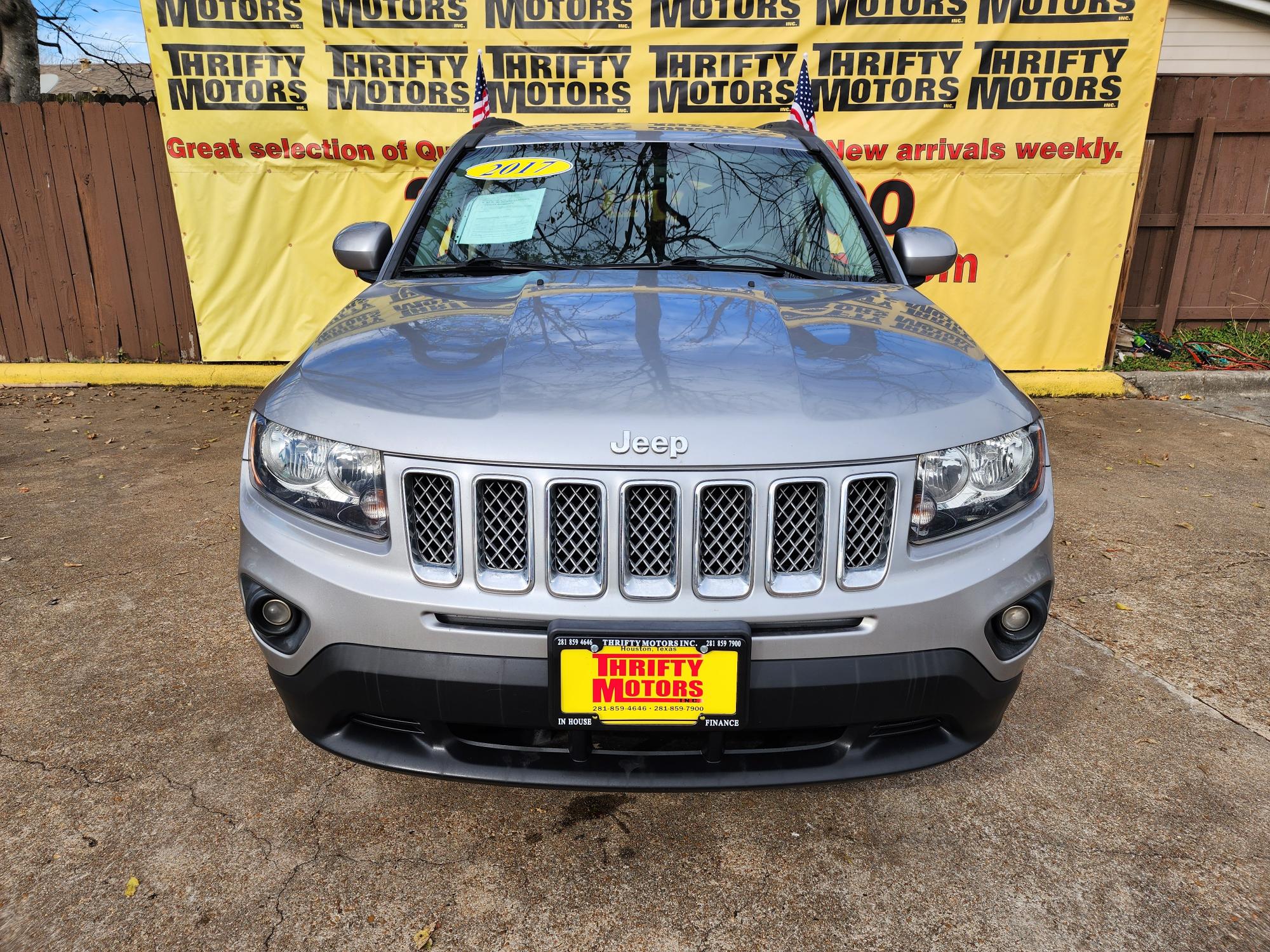 photo of 2017 Jeep Compass Latitude FWD