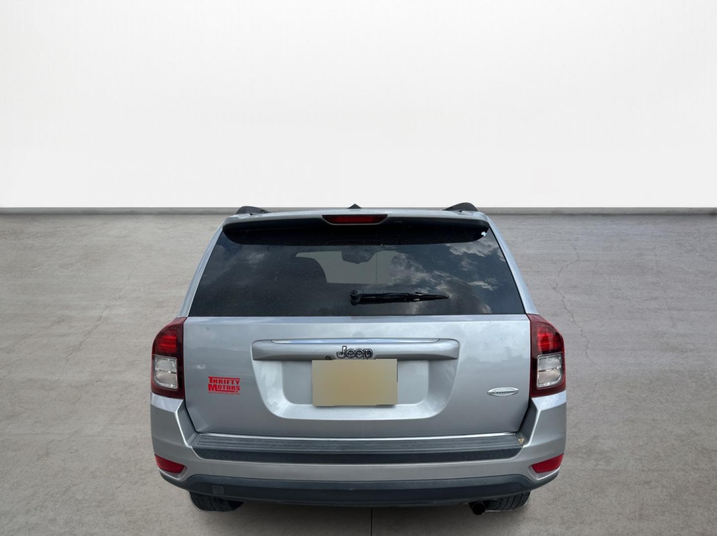 2017 Gray /Gray Jeep Compass Latitude FWD (1C4NJCEA8HD) with an 2.0L L4 DOHC 16V engine, Automatic transmission, located at 16710 Clay Rd., Houston, TX, 77084, (281) 859-7900, 29.834864, -95.656166 - Photo#5