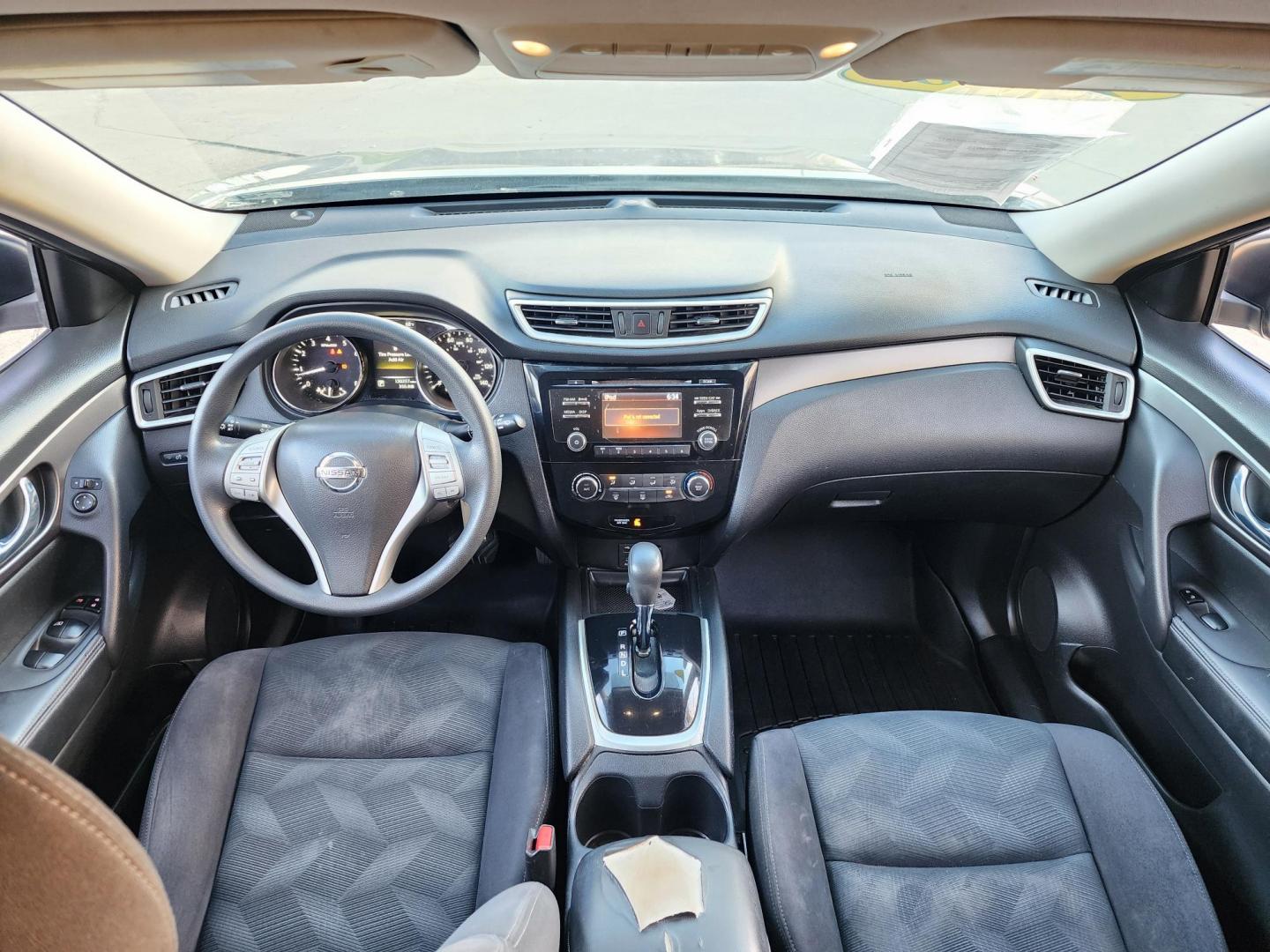 2016 Gray /Black Nissan Rogue S 2WD (JN8AT2MT9GW) with an 2.5L L4 DOHC 16V engine, Automatic transmission, located at 16710 Clay Rd., Houston, TX, 77084, (281) 859-7900, 29.834864, -95.656166 - Photo#11