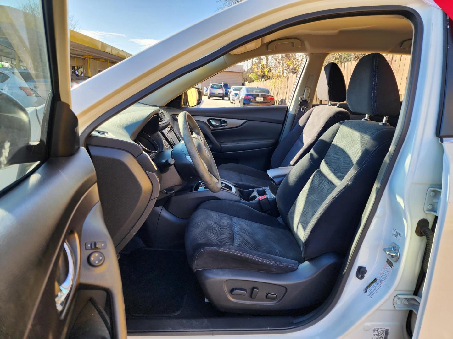 2016 White /Black Nissan Rogue S 2WD (JN8AT2MT0GW) with an 2.5L L4 DOHC 16V engine, Automatic transmission, located at 16710 Clay Rd., Houston, TX, 77084, (281) 859-7900, 29.834864, -95.656166 - Photo#12