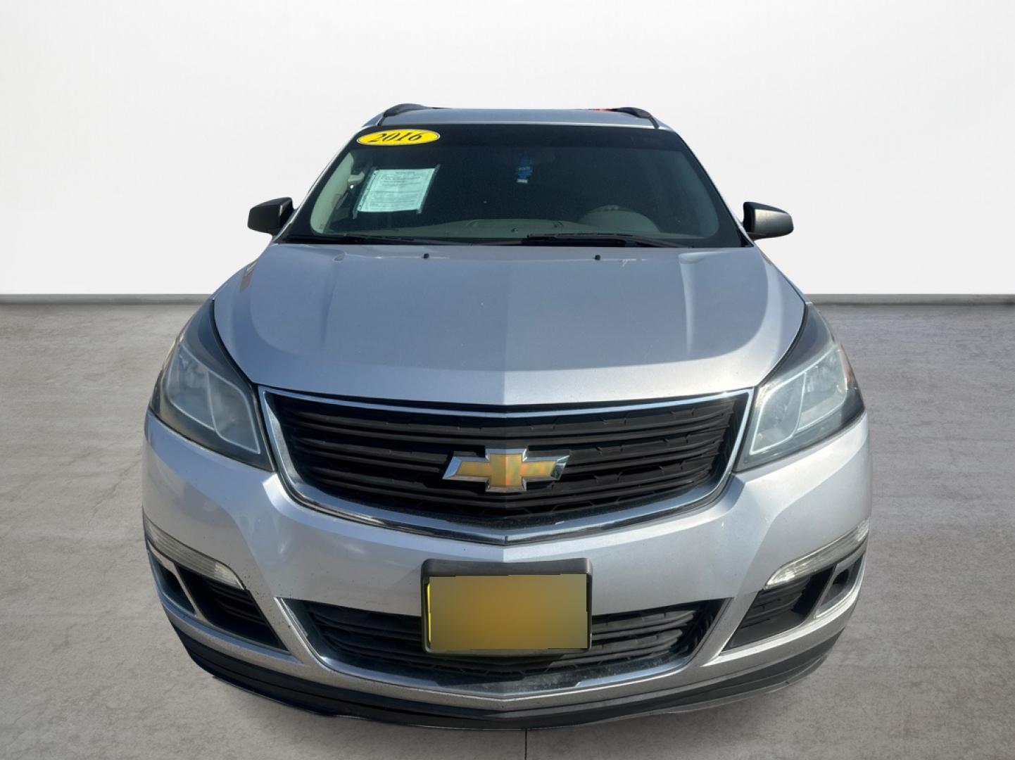 2016 Gray /Gray Chevrolet Traverse LS FWD (1GNKRFKD0GJ) with an 3.6L V6 DOHC 24V engine, Automatic transmission, located at 16710 Clay Rd., Houston, TX, 77084, (281) 859-7900, 29.834864, -95.656166 - Photo#1