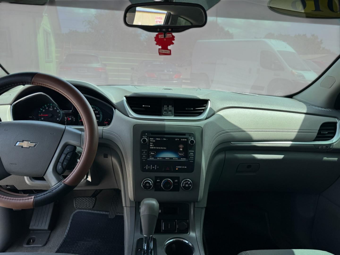 2016 Gray /Gray Chevrolet Traverse LS FWD (1GNKRFKD0GJ) with an 3.6L V6 DOHC 24V engine, Automatic transmission, located at 16710 Clay Rd., Houston, TX, 77084, (281) 859-7900, 29.834864, -95.656166- Photo#10