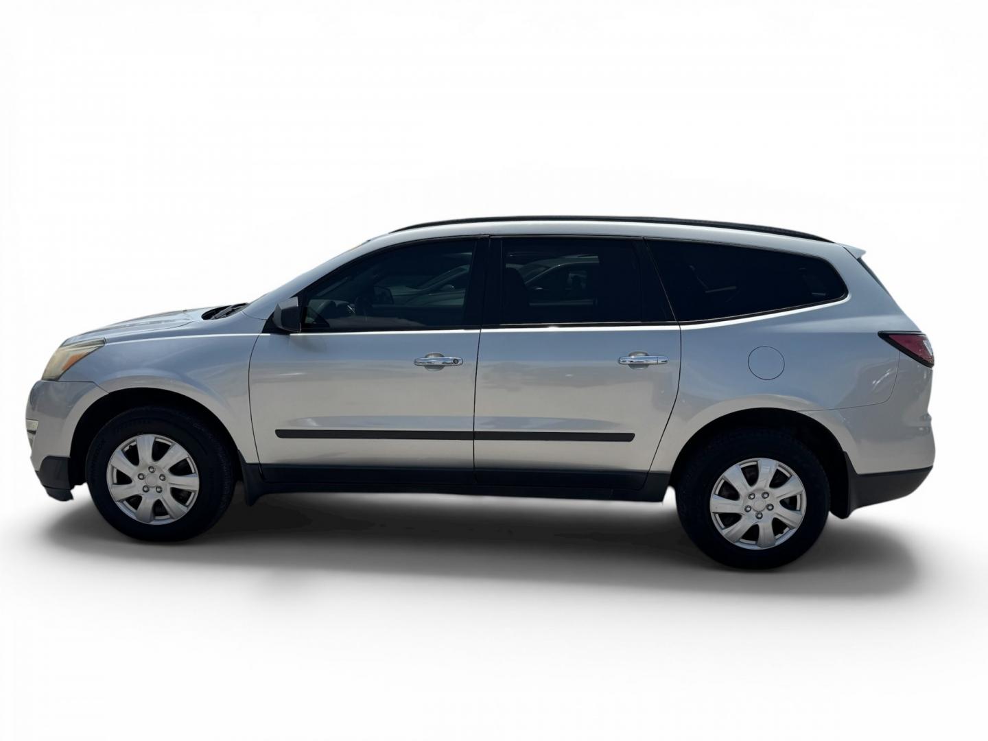 2016 Gray /Gray Chevrolet Traverse LS FWD (1GNKRFKD0GJ) with an 3.6L V6 DOHC 24V engine, Automatic transmission, located at 16710 Clay Rd., Houston, TX, 77084, (281) 859-7900, 29.834864, -95.656166- Photo#7